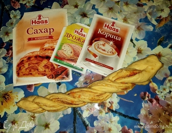 Далее переплести тесто между собой.