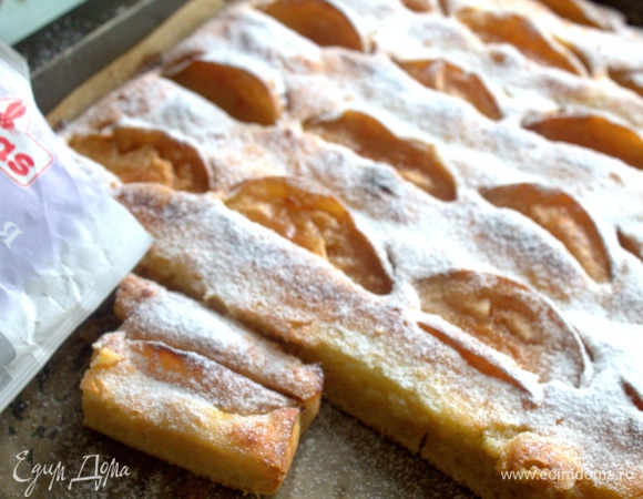 Посыпать сверху сахарной пудрой от Haas.