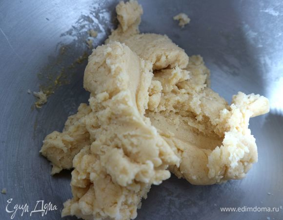 Перемешать тесто до однородного состояния.