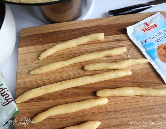 Скатать жгуты для бортиков.