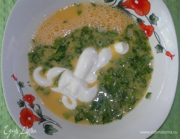 Добавить майонез или сметану, перемешать. 