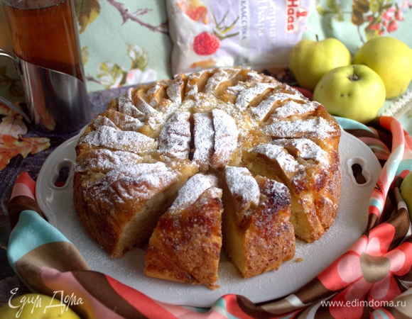 Делится на порции хорошо, пирог очень мягкий.