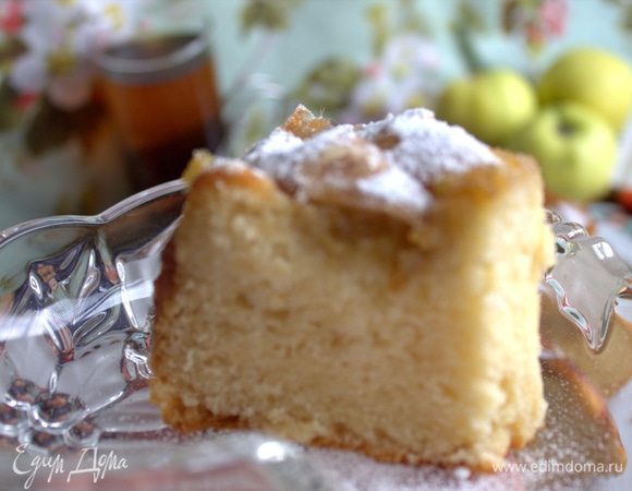 По обыкновению нарезаю небольшими порциями, но каждый кусочек сытный и, благодаря начинке, ароматный.