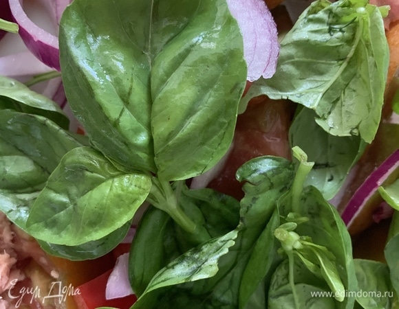 Все поместить на тарелку.