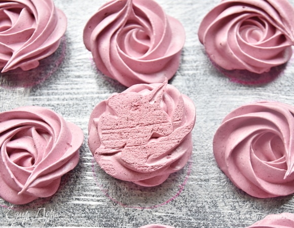 После стабилизации зефир легко снимается.