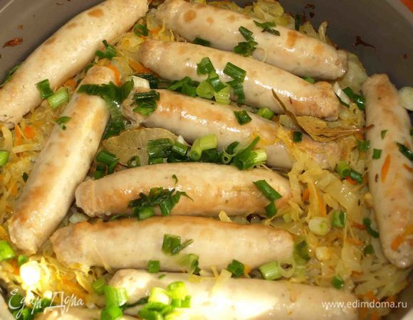 Достаем готовое блюдо. Даем постоять 5 минут. Посыпаем рубленым зеленым луком.