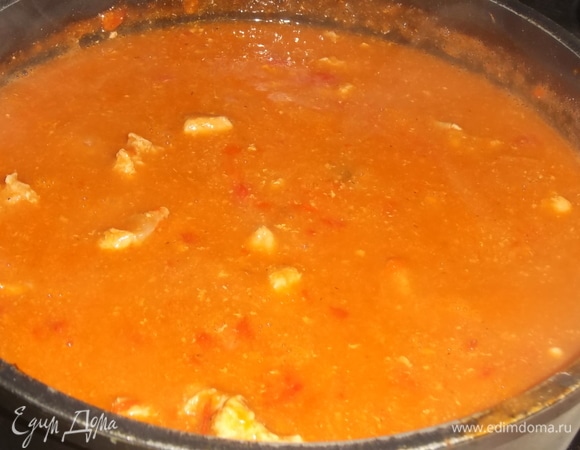 Влить воду. Добавить сахар и соль. Кипятить 2 минуты. Приятного аппетита!