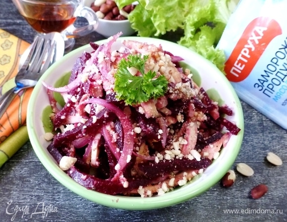 Вкусный салат готов! Приятного аппетита!