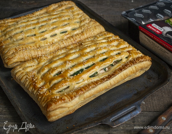 Посыпаем кунжутом и отправляем в разогретую духовку на 25 минут.