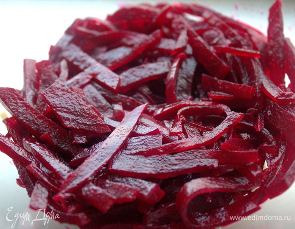 Сверху — слой свеклы.