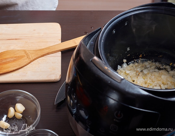 Обжарьте до золотистого цвета.