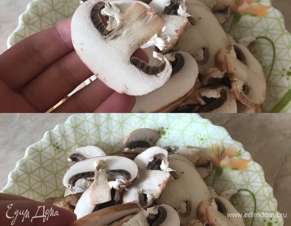 Грибы (у меня портобелло) нарезать тонкими пластинками.
