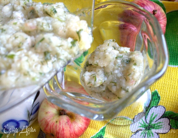 Тут же перенести в чашку для подачи.