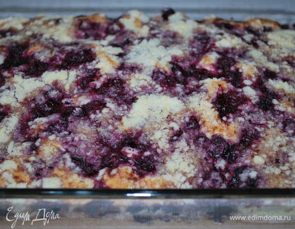 Пирог получается нежный и вкусный. Приятного аппетита.