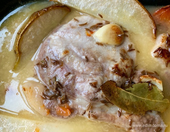 Вынуть из духовки. Получается вот такой результат, соус грушевого цвета, аромат бесподобен!