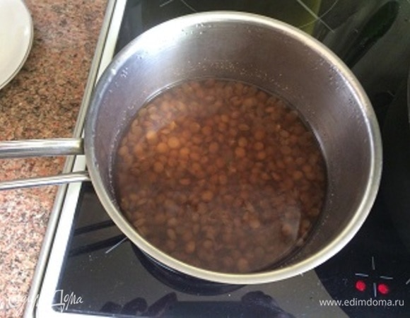 Чечевицу отварить до готовности.