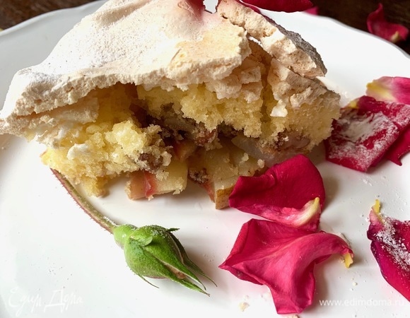 Аккуратно нарежьте на порционные кусочки.