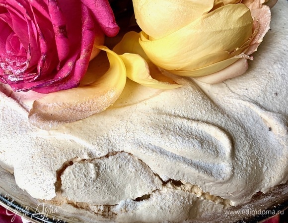 Безе получается хрустящее и хорошо высушенное.