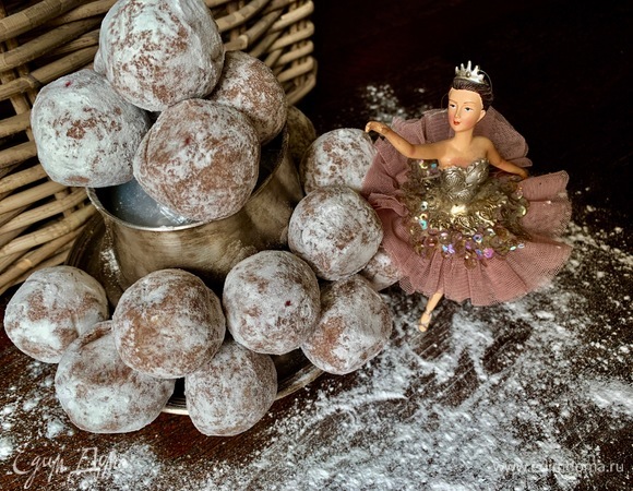 Кладем в холодильник, затем выложить и подавать.