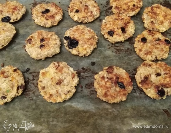Выпекать печенье при 190°C 12–15 минут с одной стороны и 12–15 минут с другой. Приятного аппетита!