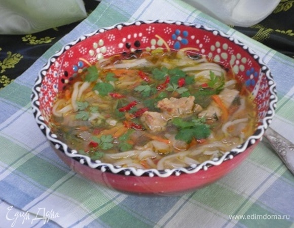 При подаче посыпаем еще зеленью кинзы.