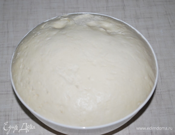 Тесто увеличилось в размере, прошло 40 минут.