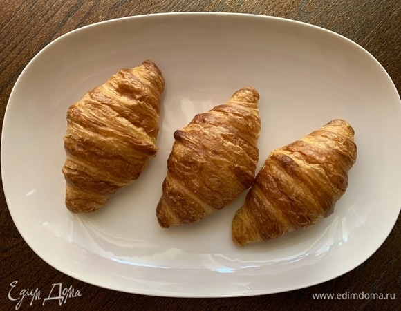 Покупаю хорошие свежие круассаны.