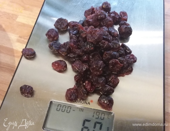 Клюкву можно заменить на вишню. Также можно использовать свежую или замороженную ягоду.