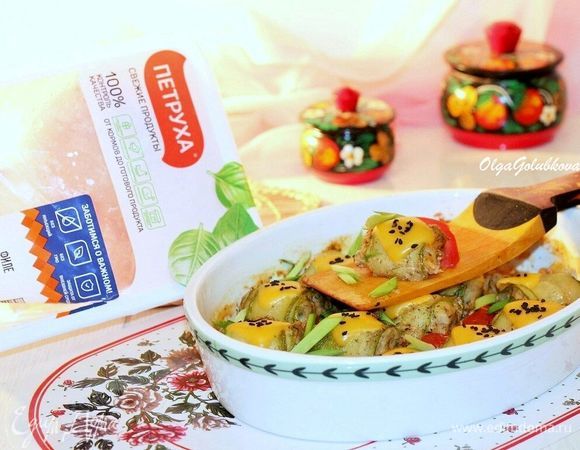 Приготовленное блюдо посыпаем измельченной зеленью и подаем. Приятного аппетита!