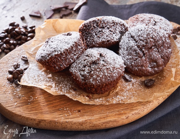 Перед подачей посыпьте маффины сахарной пудрой.