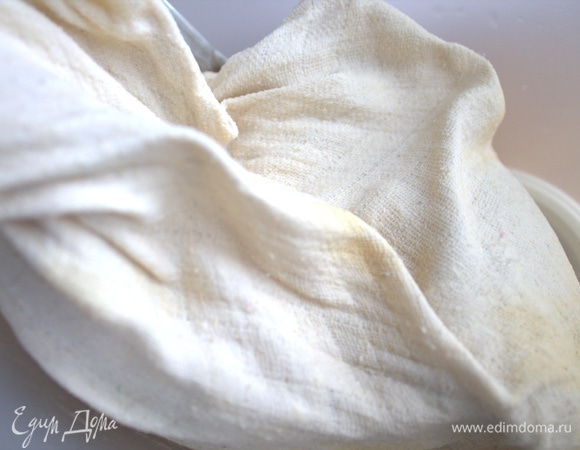 Хлеб отжать и отдать птицам, остальную крупу тоже отжать через марлю.