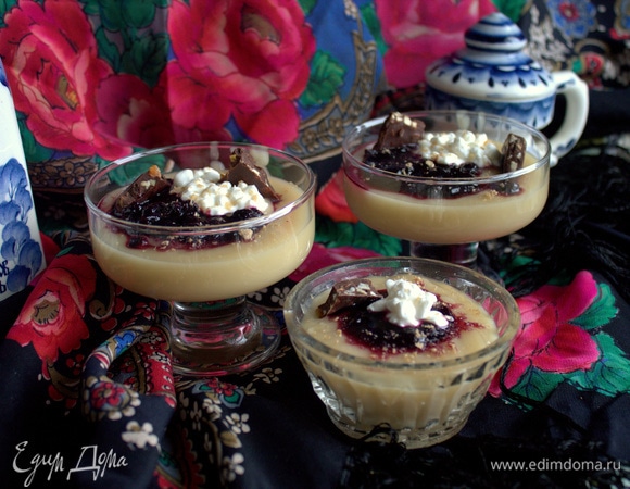 Летом в жару можно охладить в таких креманках. Не хуже магазинного пудинга.