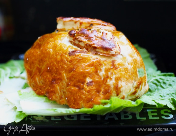 Выпекать до румяности, слегка остудить.