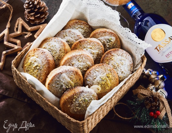 Через 15 минут, когда глазурь застынет, подавайте с водой Tassay Excellent.