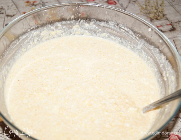 Смешайте все до однородной массы. Можно блендером, но я потрудилась ложкой.