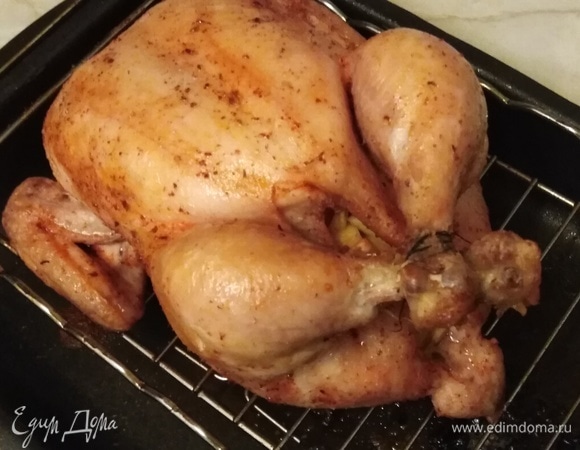 Поставить в разогретую духовку на 60 минут. Запекать при 200°C. Достать. Дать отдохнуть 3–4 минуты.