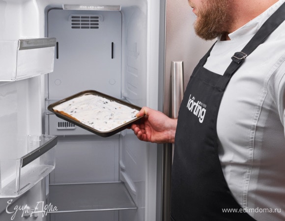 Положите форму в морозильник Körting. Функция «Super Freeze» — моментальная заморозка продуктов сохраняет их питательные вещества, внешний вид и витамины.