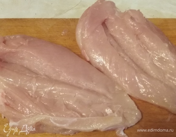С грудки снять кожу. Сделать надрез карманом.