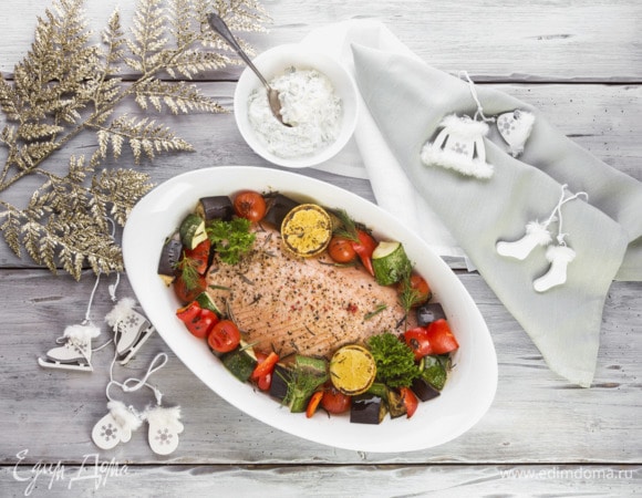 Подавайте со сметанным соусом.