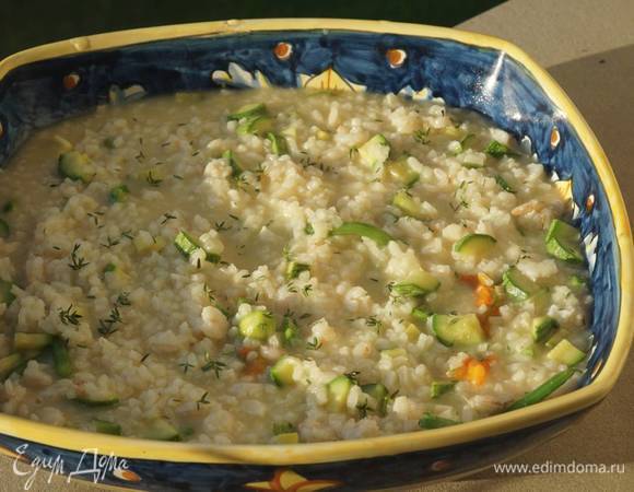 Оставшийся натертый сыр подавать к ризотто в отдельной тарелке.<br />
 