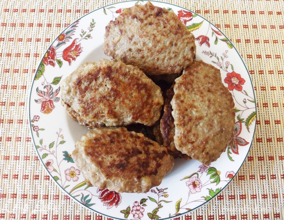 До подачи сохраняем оладьи горячими. У меня получилось 16 штук.