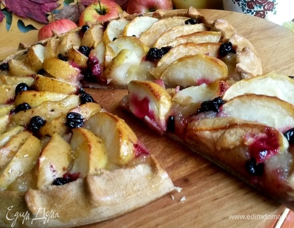 Основа не такая хрустящая. Хорошо нарезается.