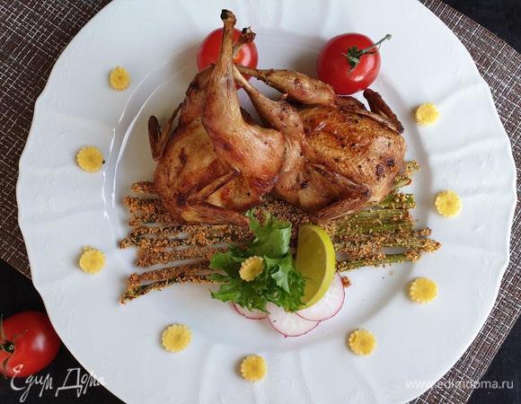 Запекаем перепелов при 180°С на режиме конвекции в течение 10–12 минут.