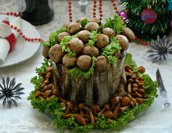 Ну вот, наш пенек готов. Его можно подавать сразу, с пылу с жару. 