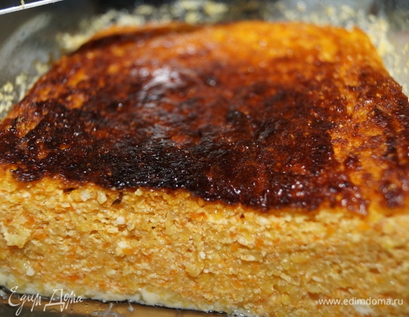 Нарезайте теплой, поливайте джемом или сладкими соусами.