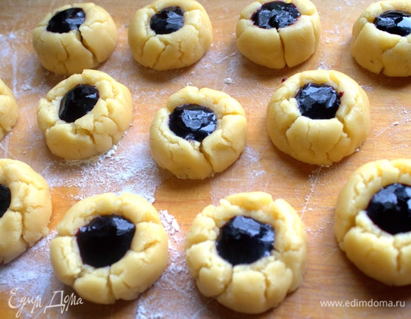 Заполняем все заготовки джемом.