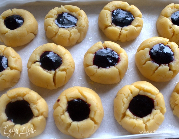 Переносим в форму с пергаментом. Всего 12 штучек.