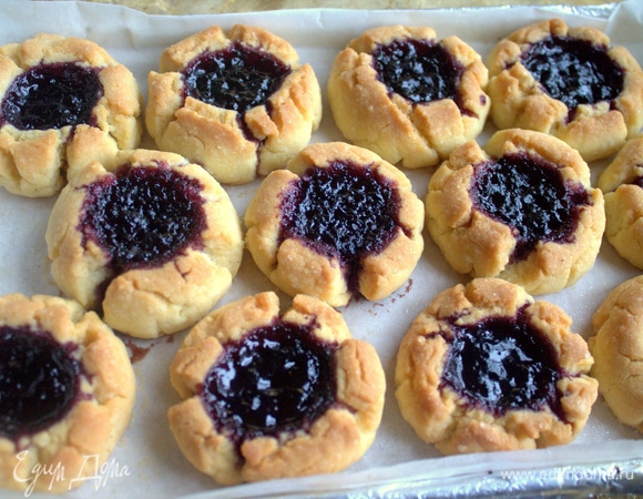 Выпекала в духовке 20 минут при 200°C, но, может, будет готово и раньше.