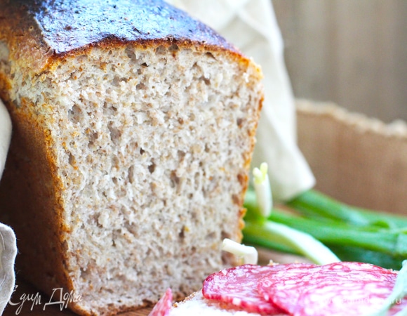 Такой хлеб я делала из подовой муки, но он сильно расплывается до состояния фокаччи, в форме оптимально.