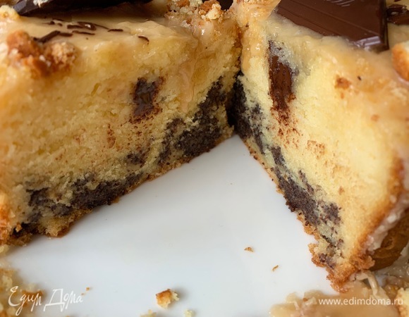 Посмотрите, какой красавец в разрезе! Обратите внимание на то, что шоколад тает и пропитывает кекс, вкус бесподобный!